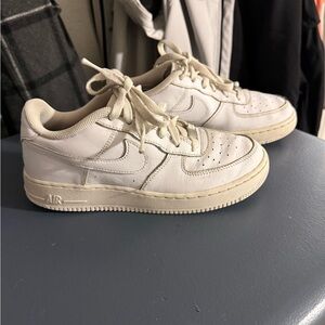 White Nike Air Force